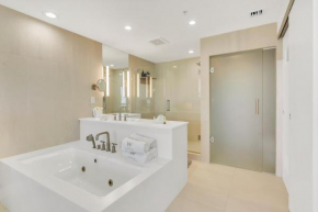 Ocean views, rooftop pools and amazing location!